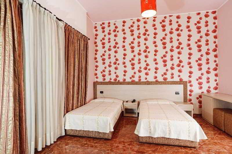 טיראנה Hotel Serenity מראה חיצוני תמונה