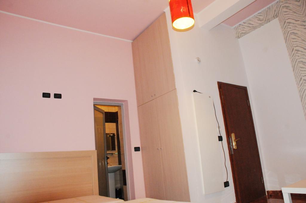 טיראנה Hotel Serenity מראה חיצוני תמונה