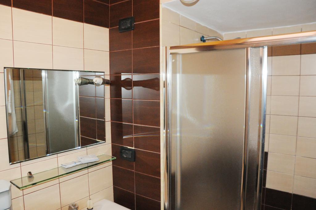 טיראנה Hotel Serenity מראה חיצוני תמונה