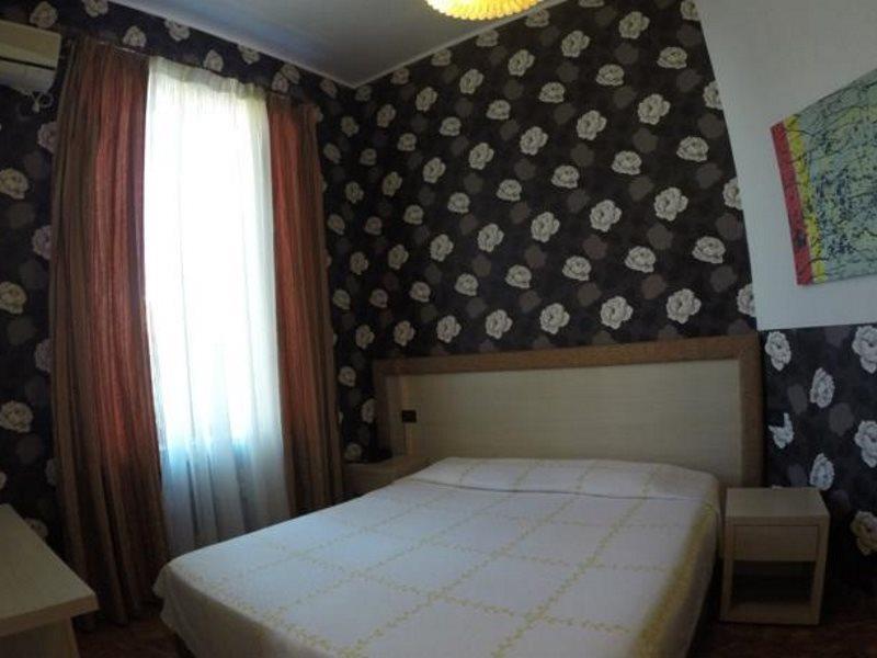 טיראנה Hotel Serenity מראה חיצוני תמונה